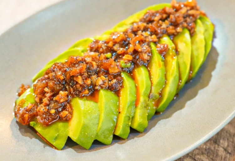 アボカドの麻辣カルパッチョ