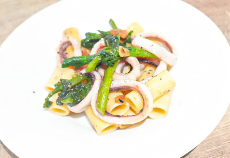 菜の花とイカのペペロンチーノ